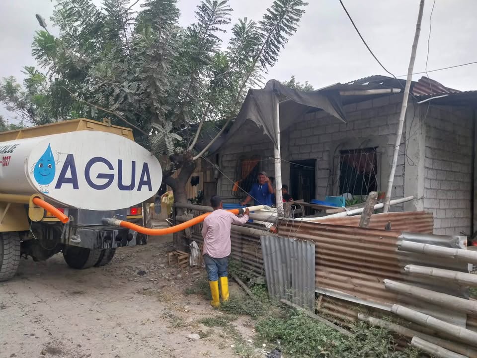 Alcaldía de Santa Lucía mantiene abastecimiento de agua potable en recintos rurales