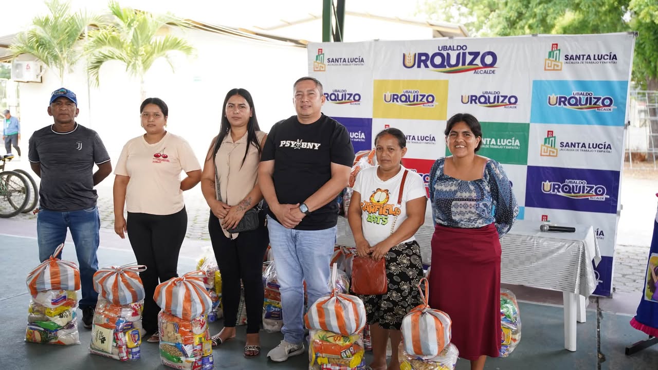 Alcaldía de Santa Lucía entrega kits alimentarios a familias del proyecto AFA CUFA