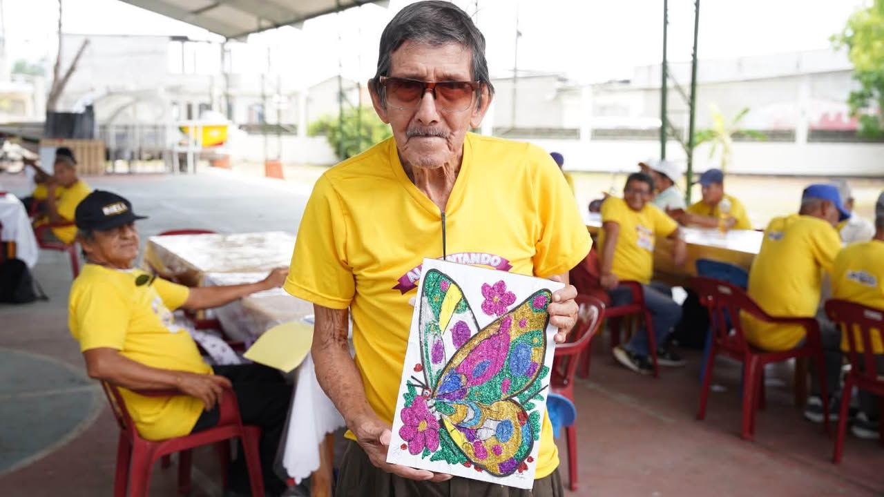 Santa Lucía fortalece el apoyo a adultos mayores con 'Alimentando con Amor'